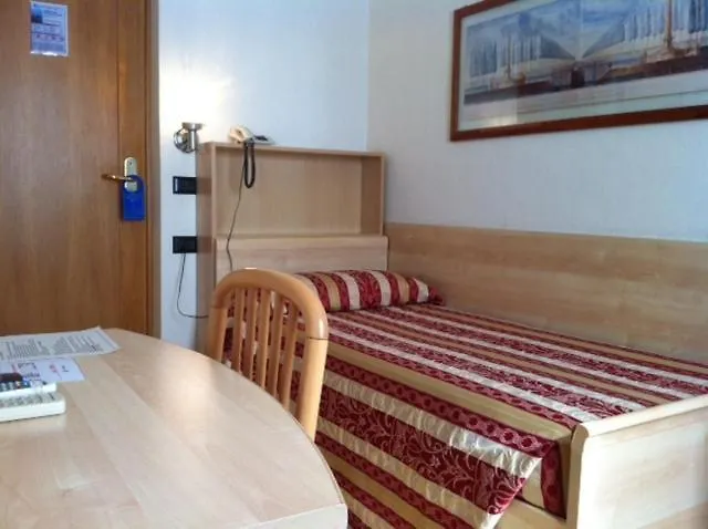 Hotel Fraderiana Torri Del Benaco