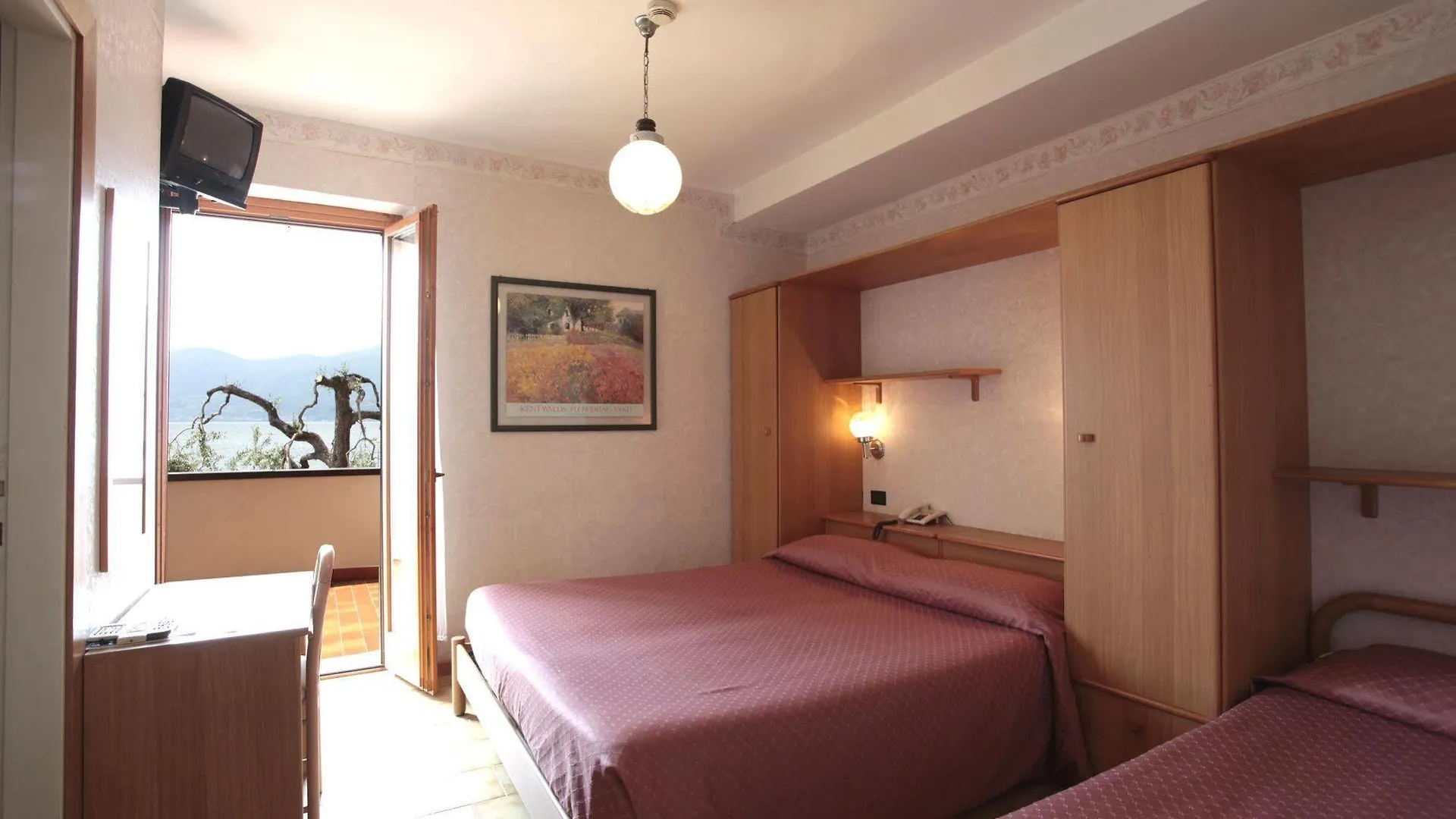 Hotel Fraderiana Torri Del Benaco 2*,  Italy